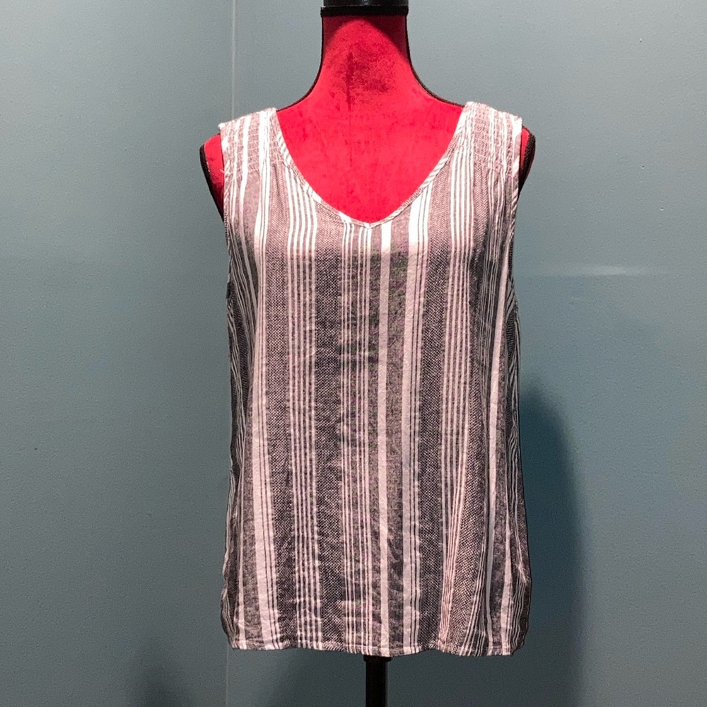 Time and Tru Gray and White Ribbed Sleeveless Tank Top Size Small